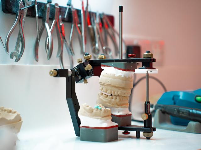 Advanced Prosthodontics therapy course Image 17